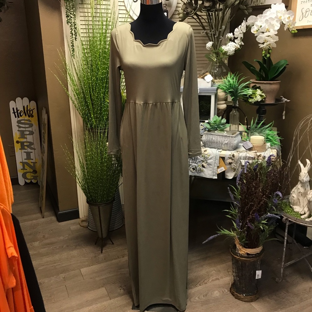 Mary Square Maxi Dress with Scalloped Neck